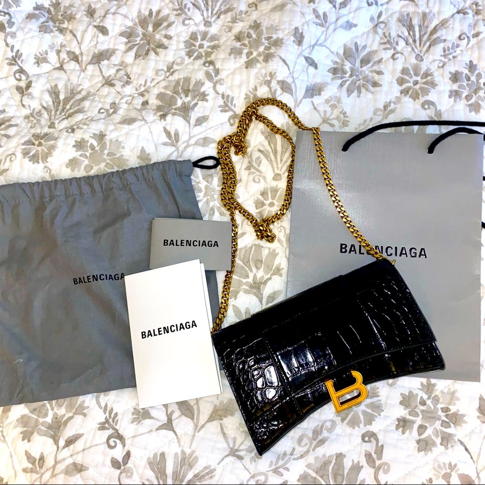 Like New✨BALENCIAGA✨Hourglass Shiny Mock-Croc Chain Wallet
